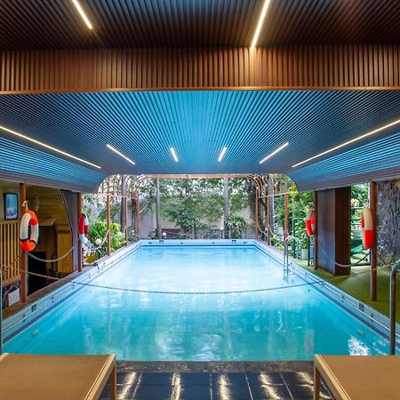Royal Hotel Saigon Хошимин Екстериор снимка