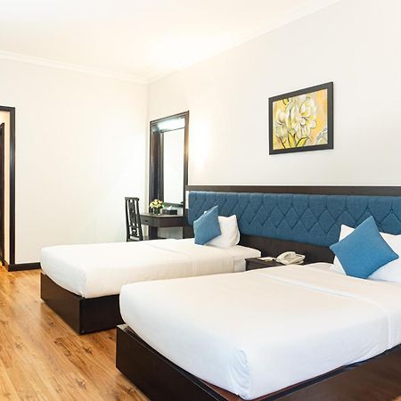 Royal Hotel Saigon Хошимин Екстериор снимка