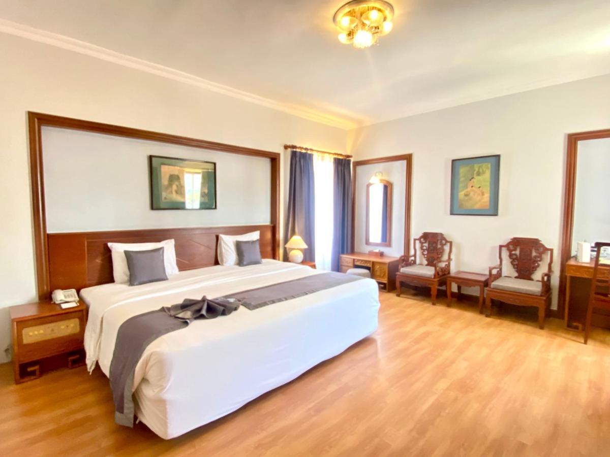 Royal Hotel Saigon Хошимин Екстериор снимка