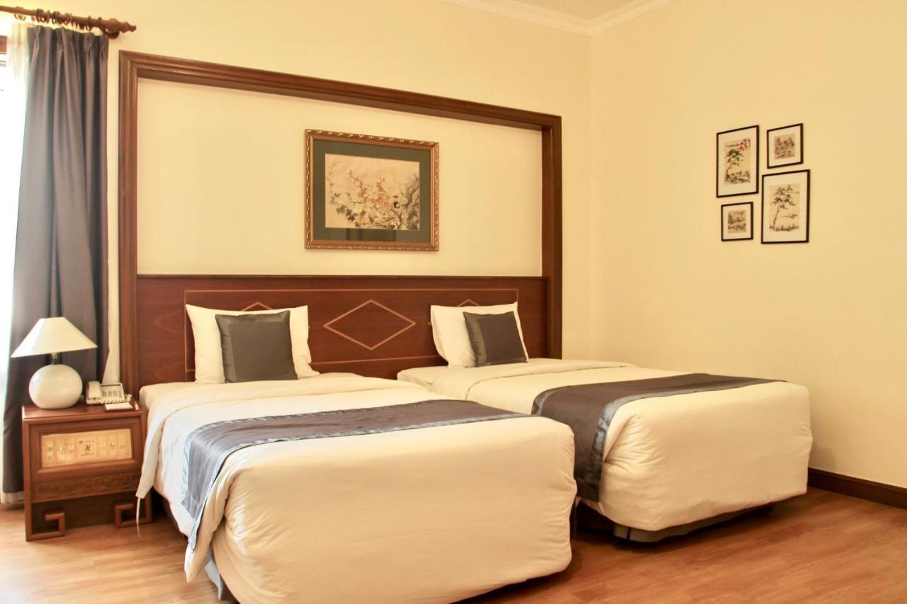 Royal Hotel Saigon Хошимин Екстериор снимка