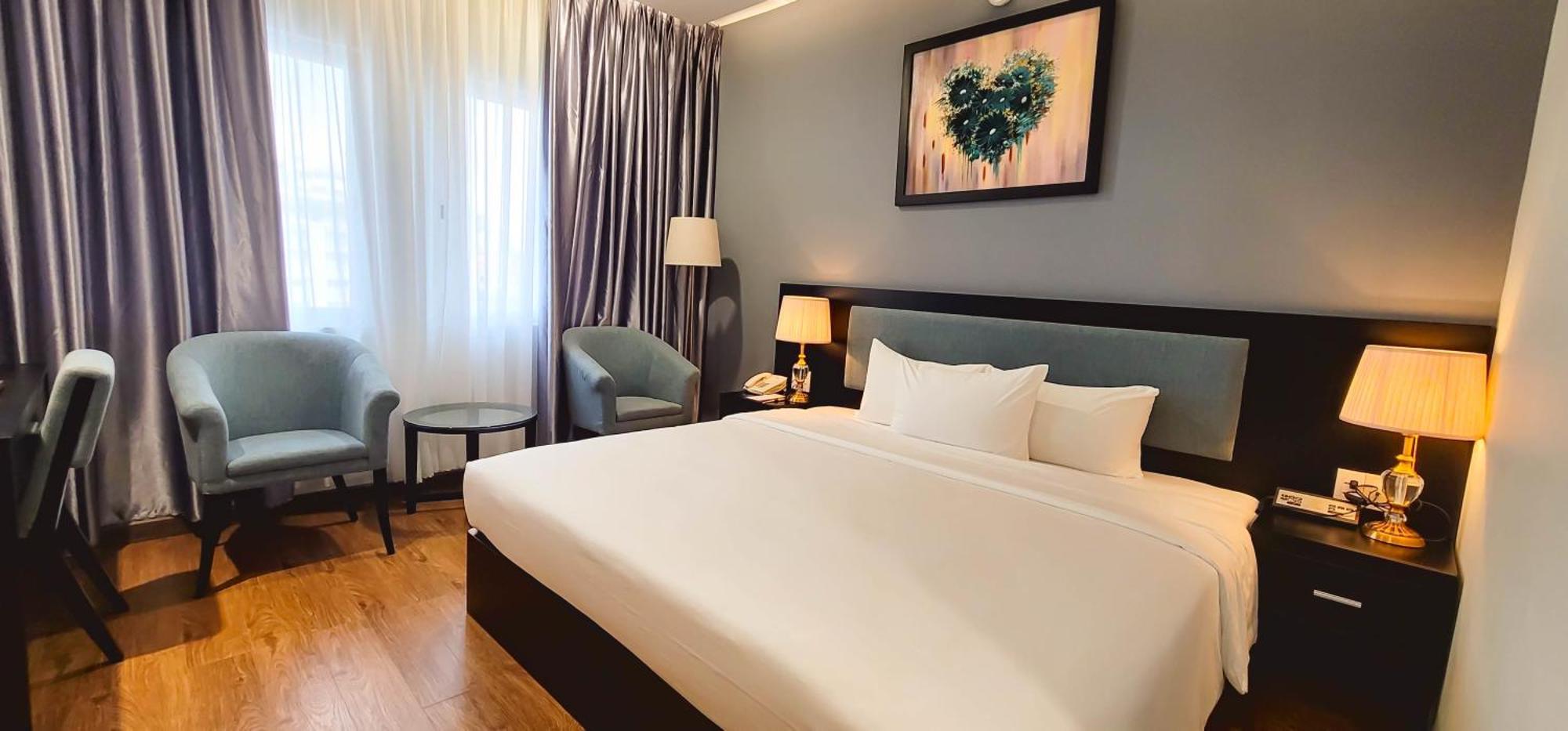 Royal Hotel Saigon Хошимин Екстериор снимка