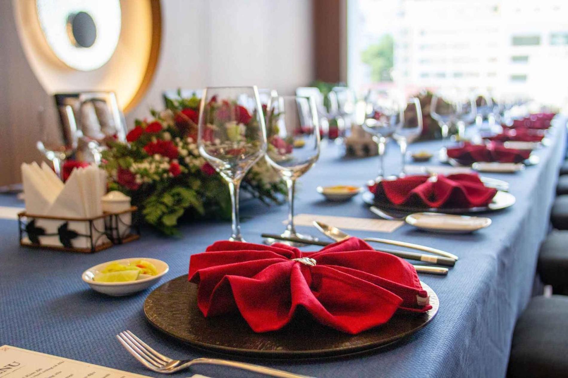 Royal Hotel Saigon Хошимин Екстериор снимка