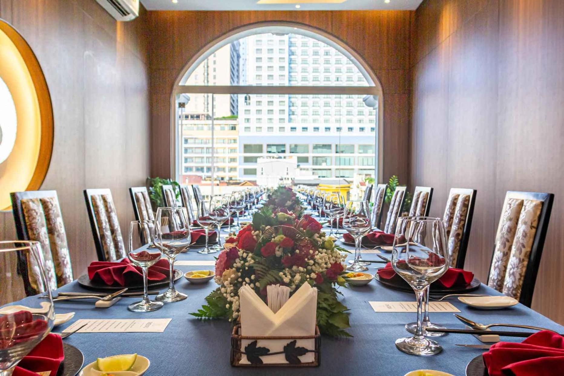 Royal Hotel Saigon Хошимин Екстериор снимка
