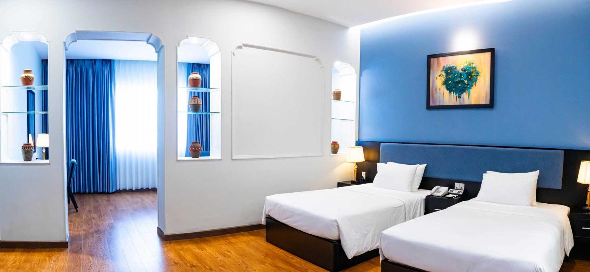 Royal Hotel Saigon Хошимин Екстериор снимка