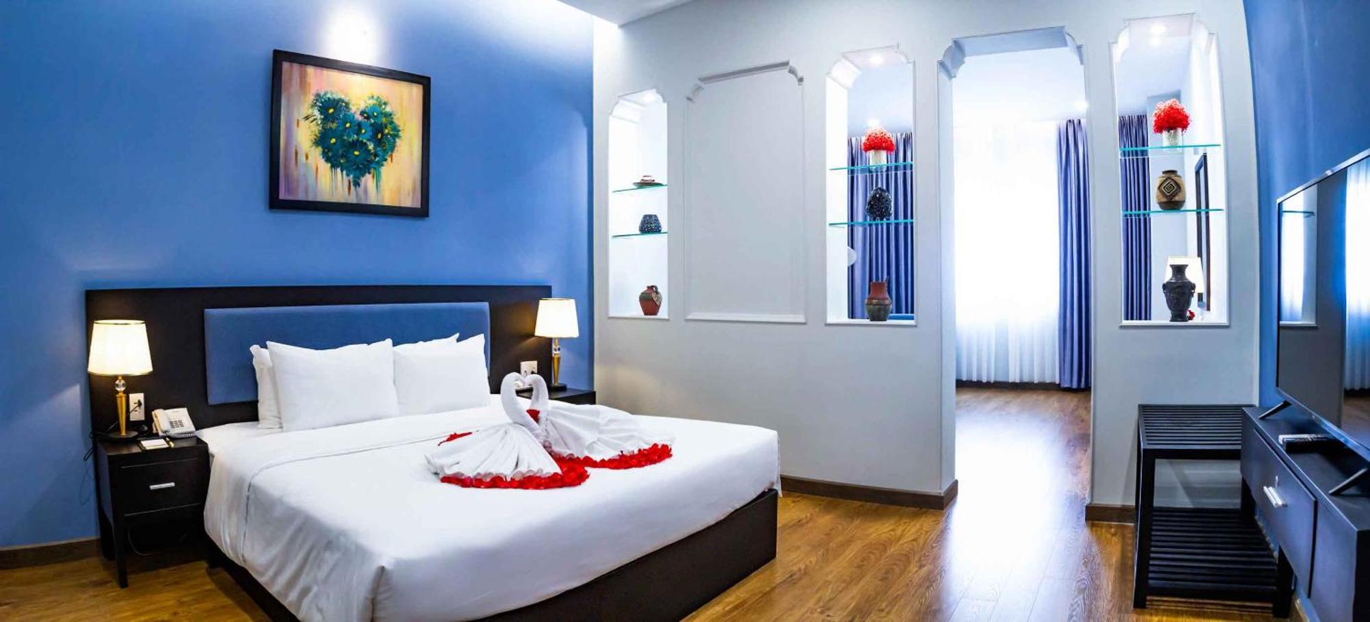 Royal Hotel Saigon Хошимин Екстериор снимка