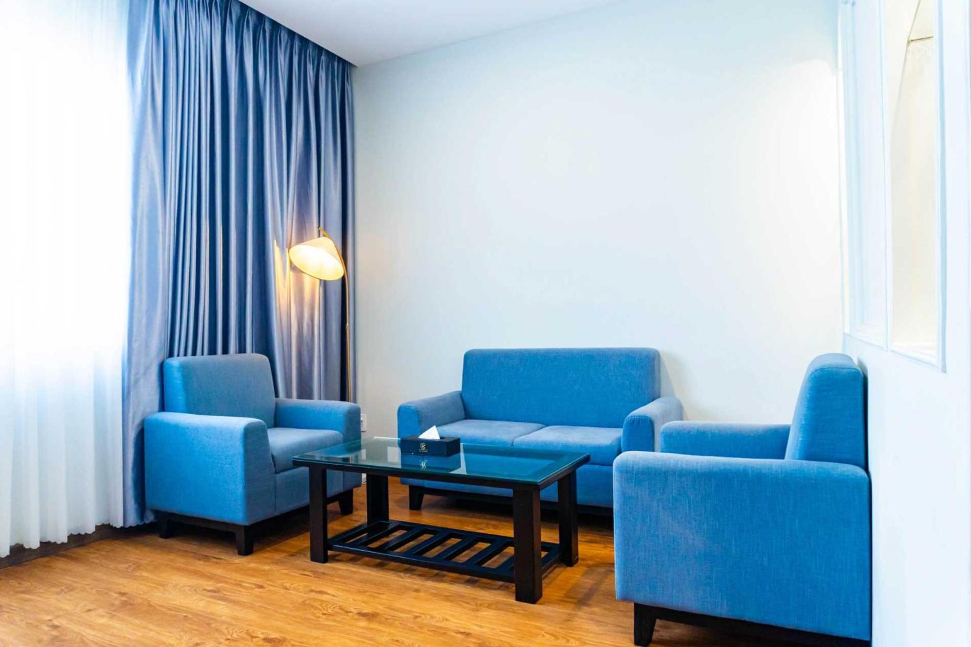 Royal Hotel Saigon Хошимин Екстериор снимка