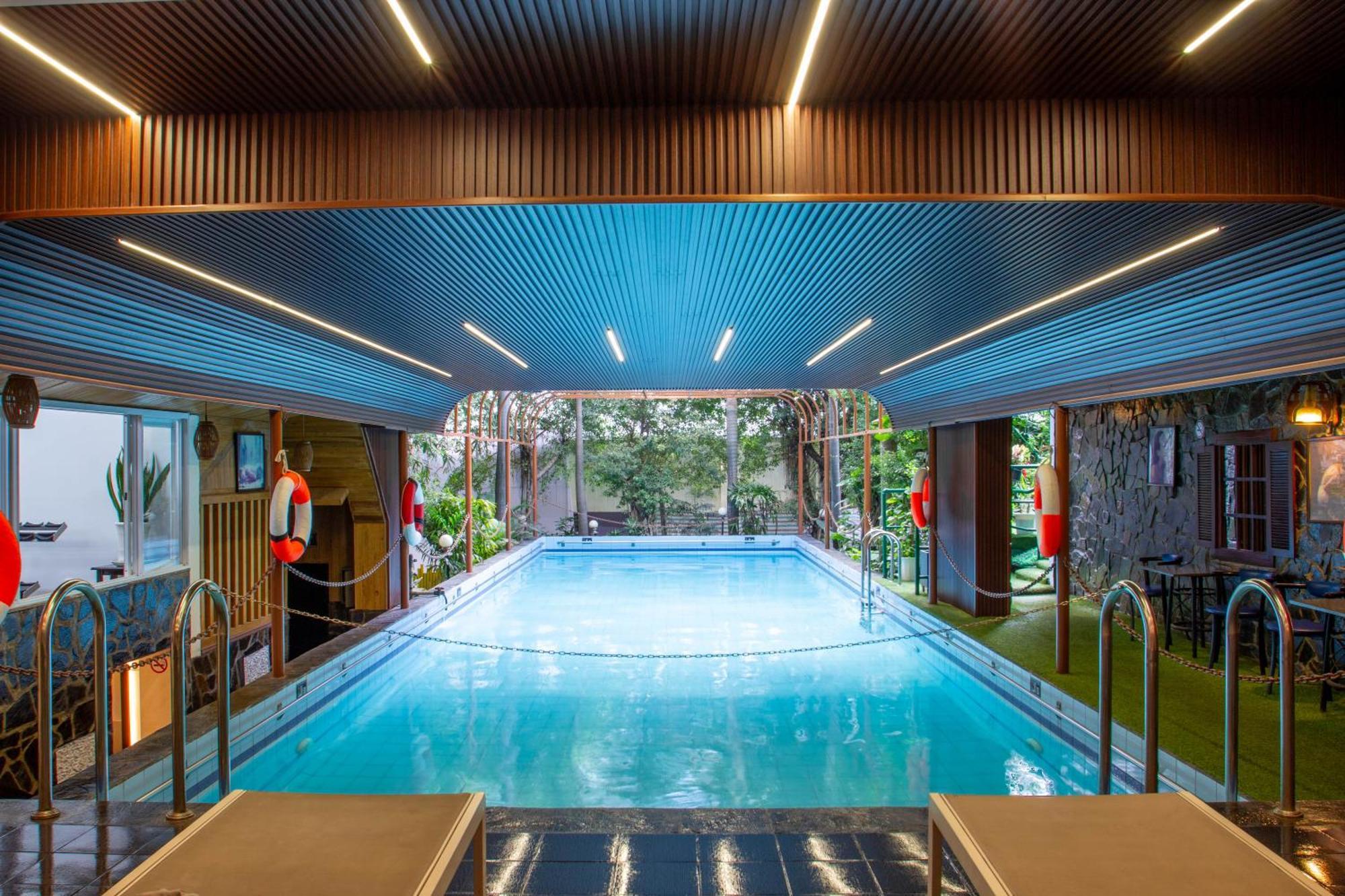 Royal Hotel Saigon Хошимин Екстериор снимка