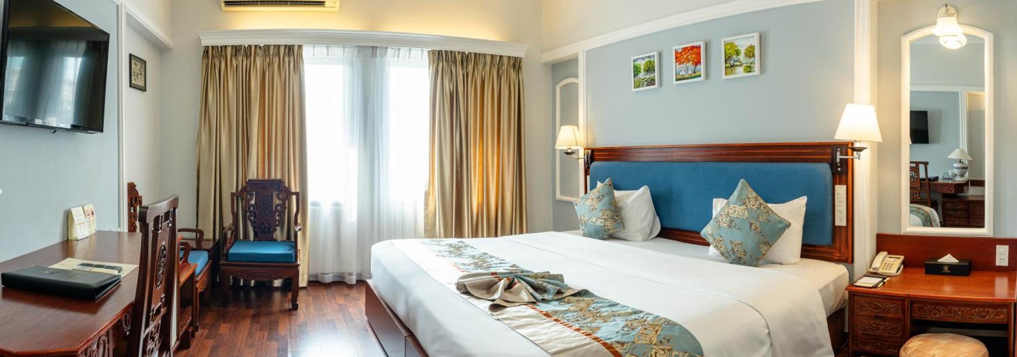 Royal Hotel Saigon Хошимин Екстериор снимка