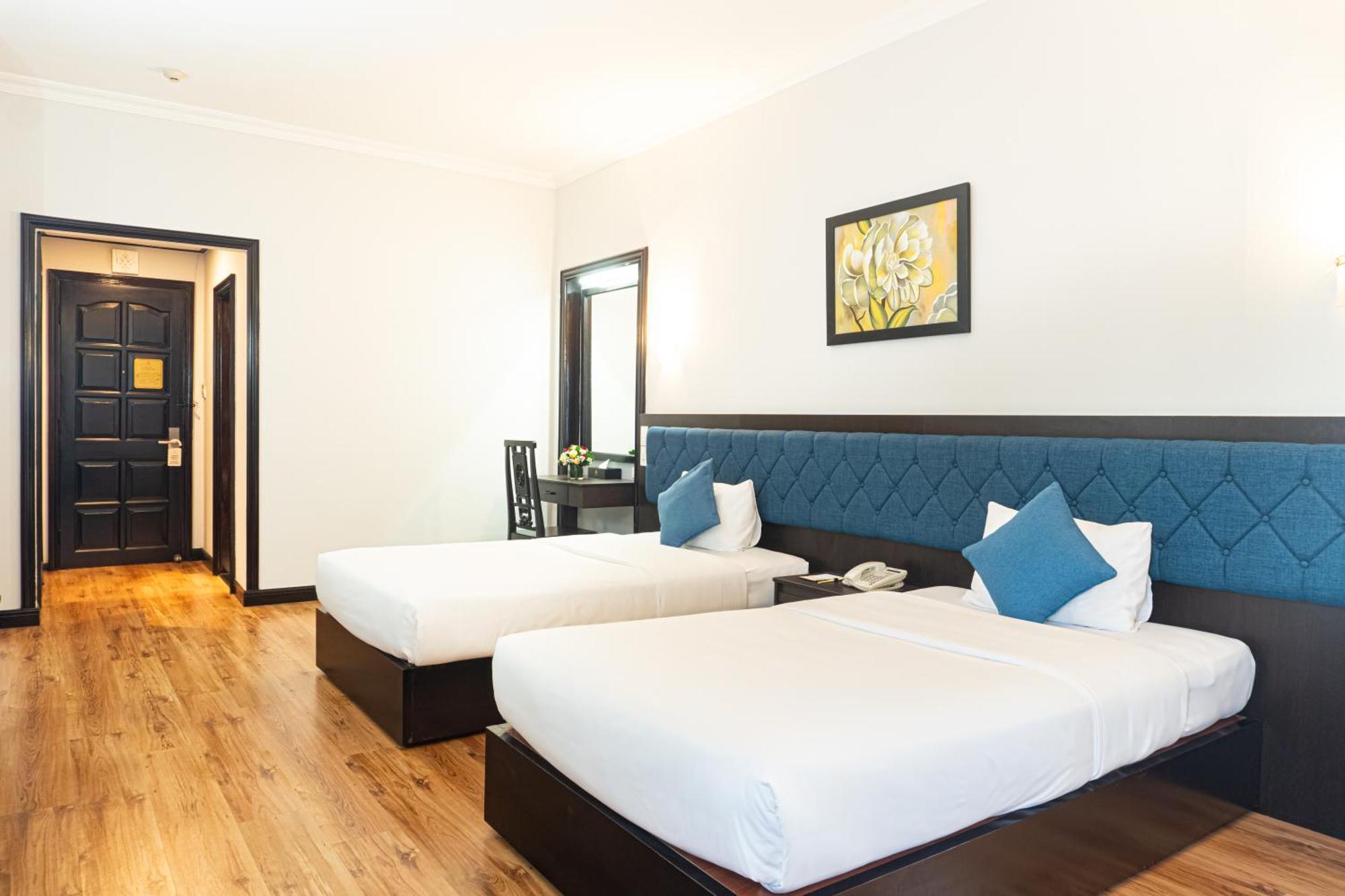 Royal Hotel Saigon Хошимин Екстериор снимка