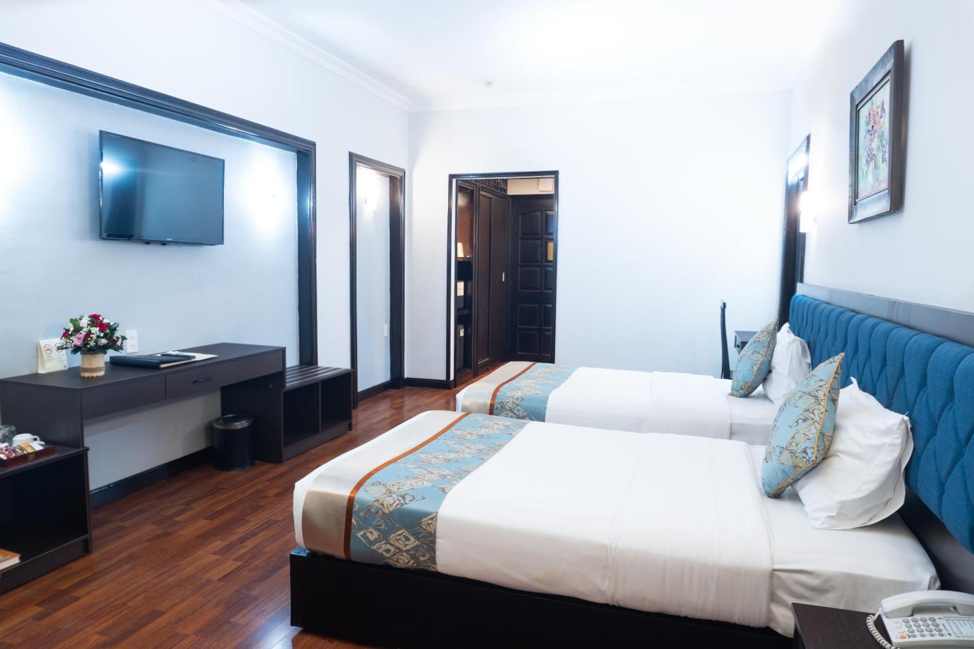 Royal Hotel Saigon Хошимин Екстериор снимка