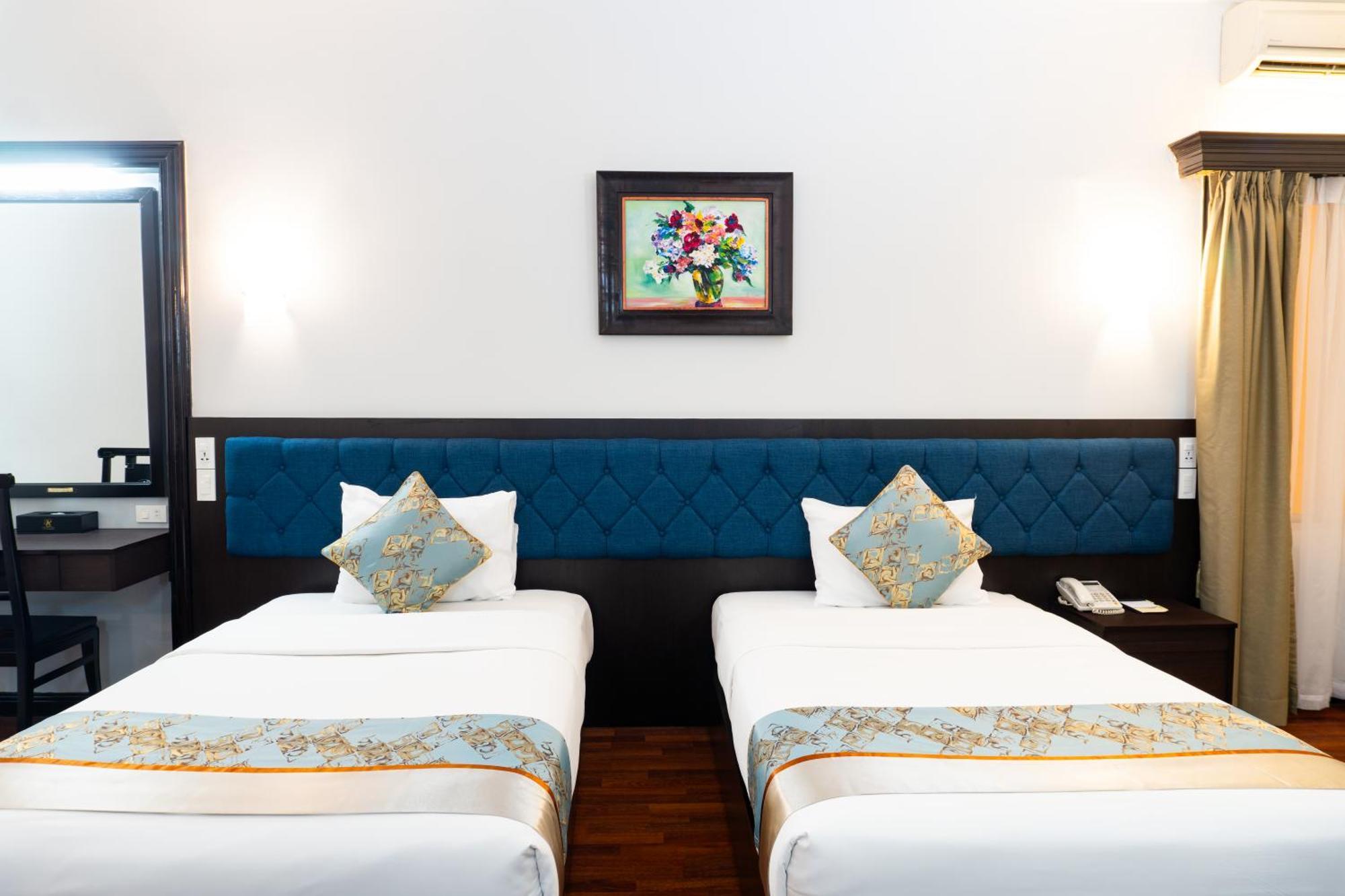 Royal Hotel Saigon Хошимин Екстериор снимка