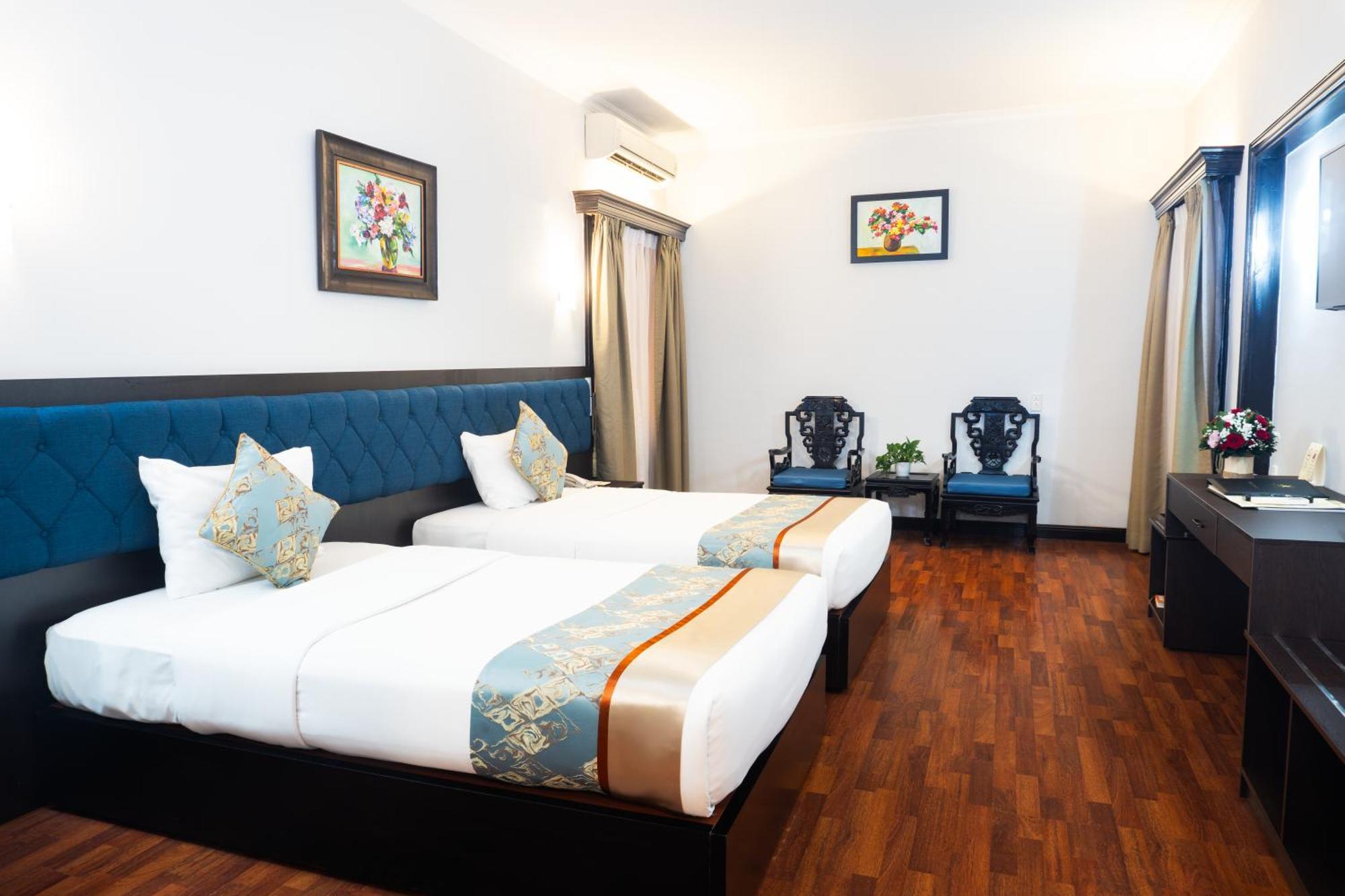 Royal Hotel Saigon Хошимин Екстериор снимка