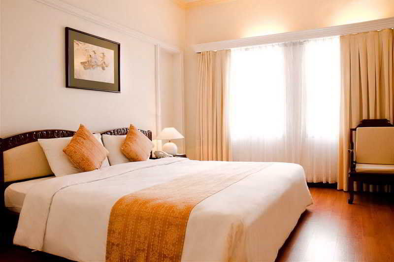 Royal Hotel Saigon Хошимин Екстериор снимка