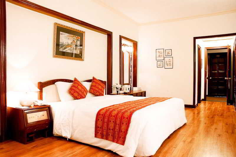 Royal Hotel Saigon Хошимин Екстериор снимка