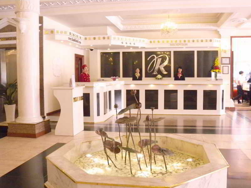 Royal Hotel Saigon Хошимин Екстериор снимка