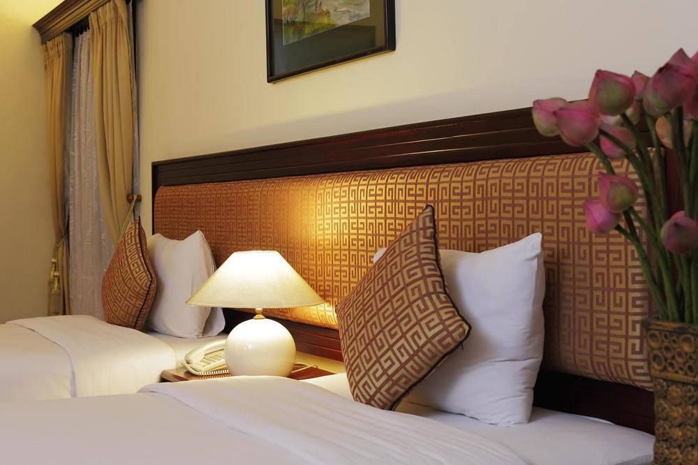 Royal Hotel Saigon Хошимин Екстериор снимка