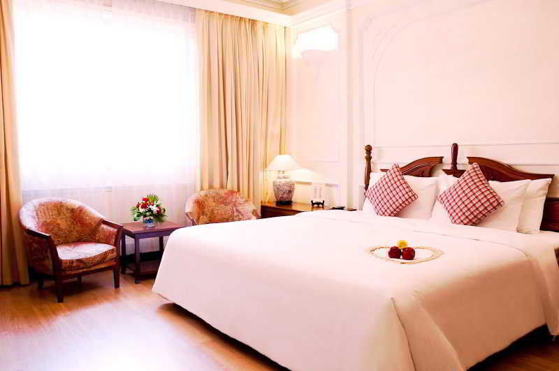 Royal Hotel Saigon Хошимин Екстериор снимка