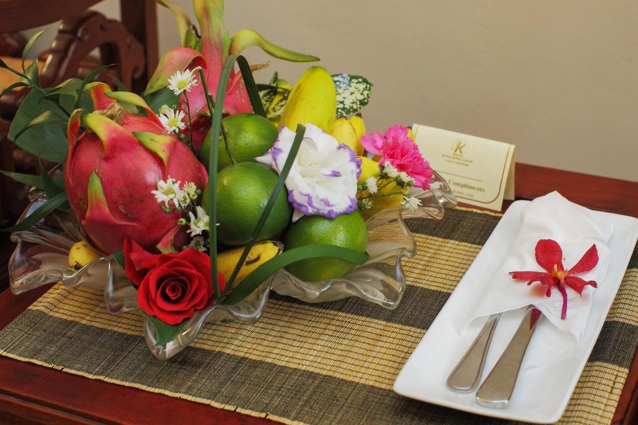 Royal Hotel Saigon Хошимин Екстериор снимка